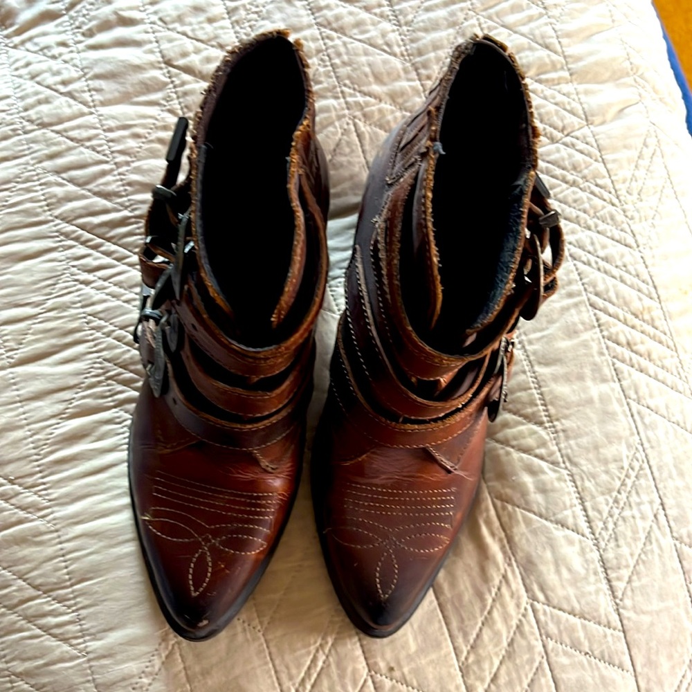 Steve Madden cowboy booties- size 6.5 - Picture 3 of 3